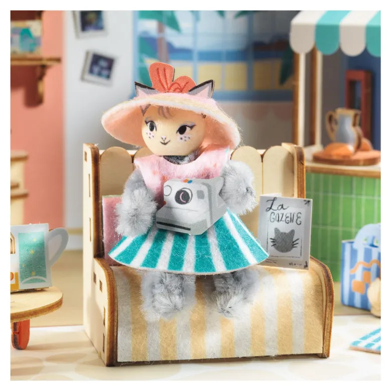 Djeco Mi House, DIY Miniature Universe in Suitcase - Mia