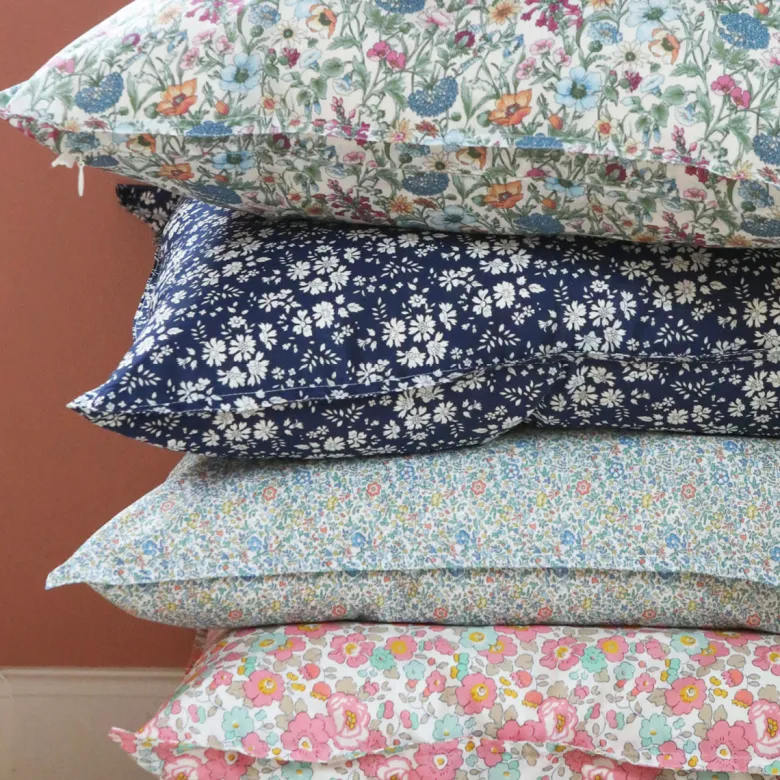 Lirum Larum Leg Mini, Liberty pillow, 50 x 50 cm - Alexander