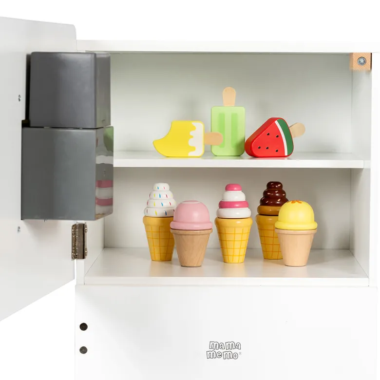 MaMaMeMo Refrigerator and Freezer in Wood