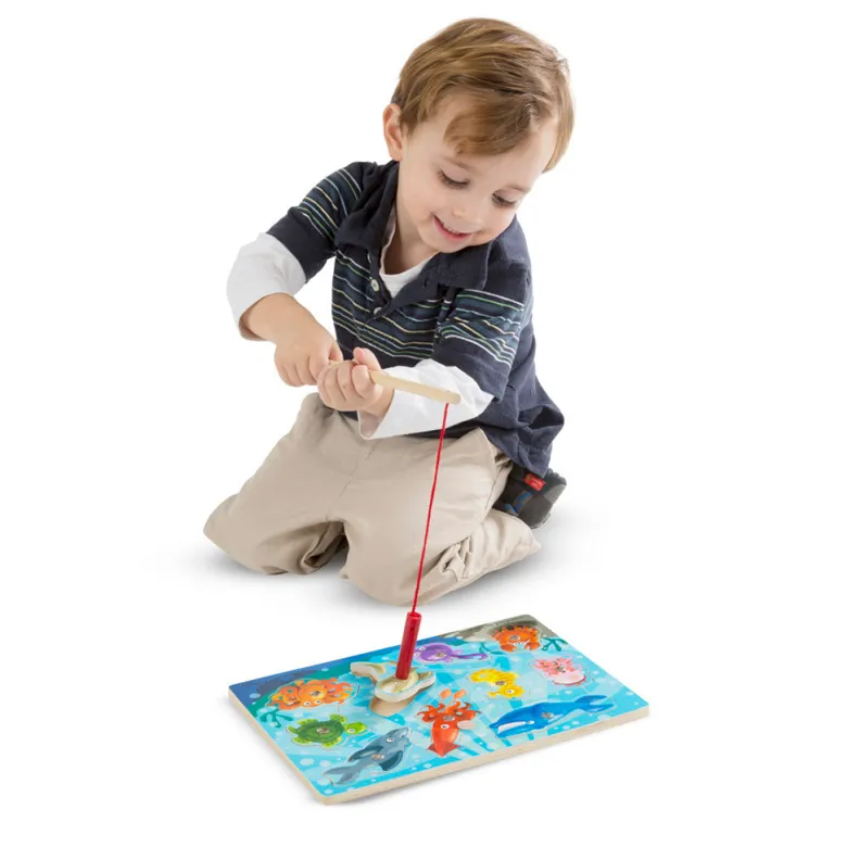 Melissa & Doug Magnetic Wooden Puzzle with Fishing Rod, 10 Pieces