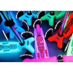 Micro Scooter, Mini Deluxe Glow LED Plus – Frosty Pink
