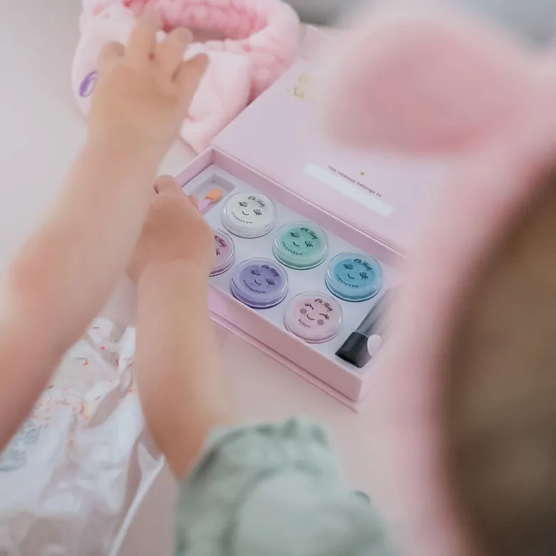 Oh Flossy Deluxe Makeup Set for Kids