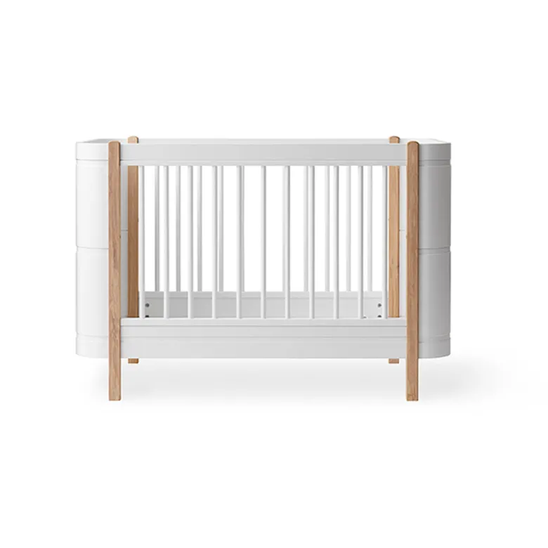 Oliver Furniture, Wood Mini+ Crib including Junior Kit – White/Oak