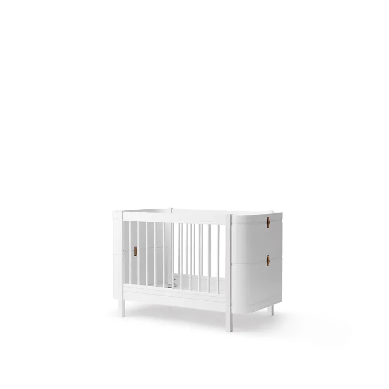 Oliver Furniture, Wood Mini+ Crib Including Junior Kit – White