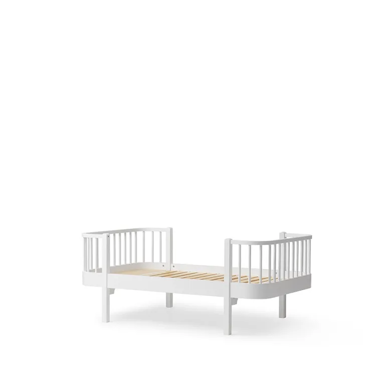 Oliver Furniture, Wood Original, Junior Bed – White