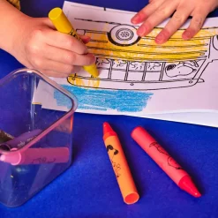 Ooly Jumbo Crayons and Coloring Book, Radiserne