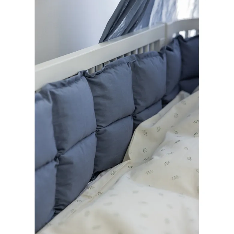 Sebra Bed Bumper, Kapok – Forest Lake Blue